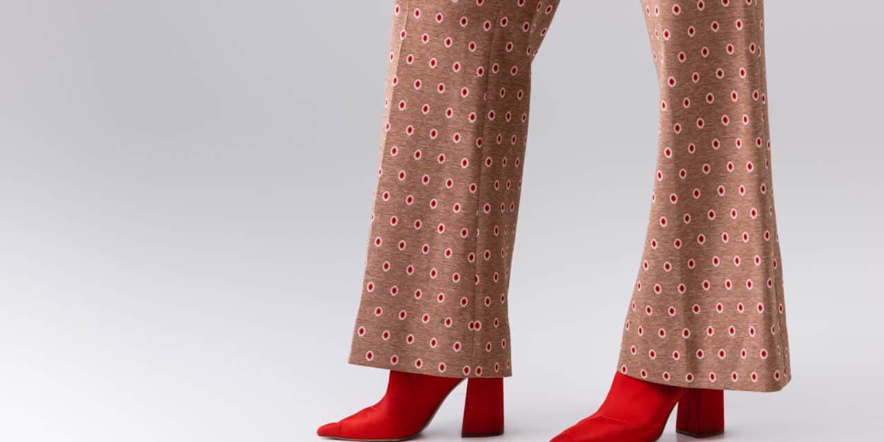 Rode laarzen combineren: tips en inspiratie voor stijlvolle outfits